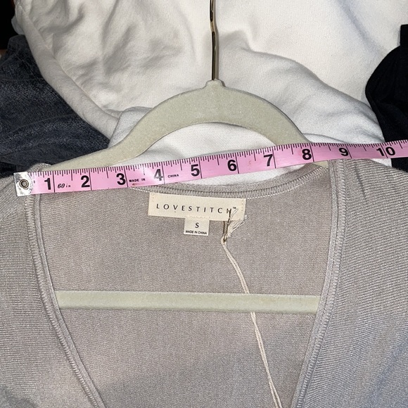 VICI:((NWT)) beige plunge neck super soft sweater - Picture 11 of 13